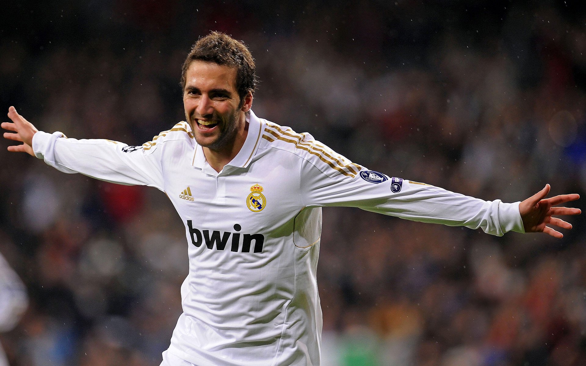 Kaiyun APP-足球战术解析 为何高位逼抢成为主流，高位前踢